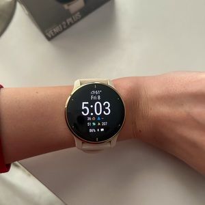 LIKE NEW Garmin Venu 2 plus smart watch 43mm cream and gold with GPS